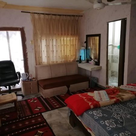 Guest House Hazem Al Azraq ash Shamali Exterior photo