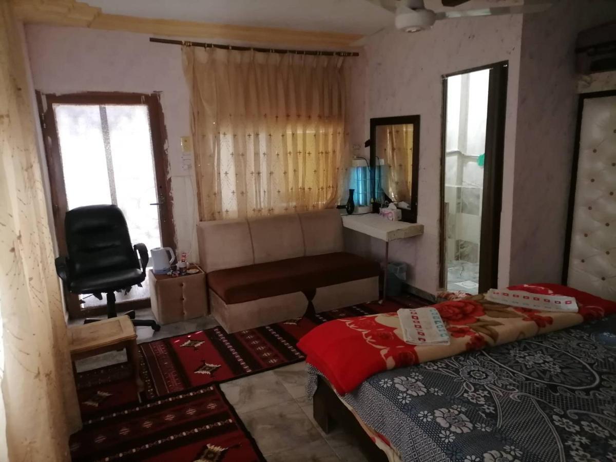 Guest House Hazem Al Azraq ash Shamali Exterior photo